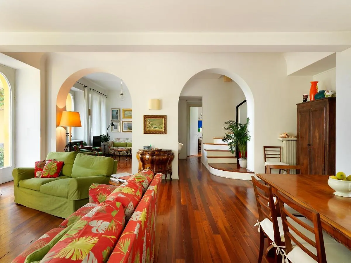 Villa Anita In Luxury Resort Gardone Riviera Italien